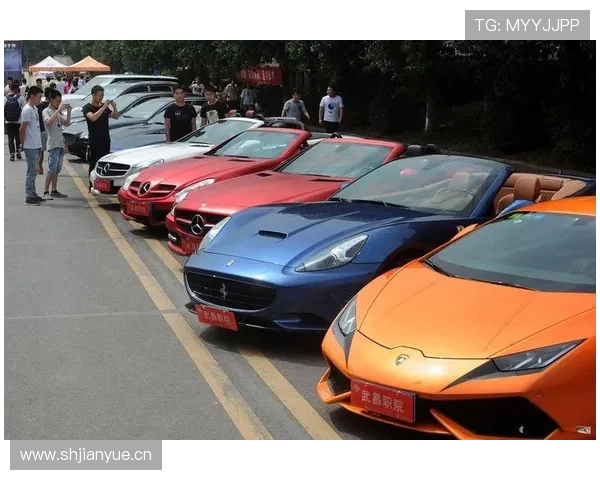 张博恒这生活比赛场精彩多了，豪车换着开，朋友圈比明星还热闹！